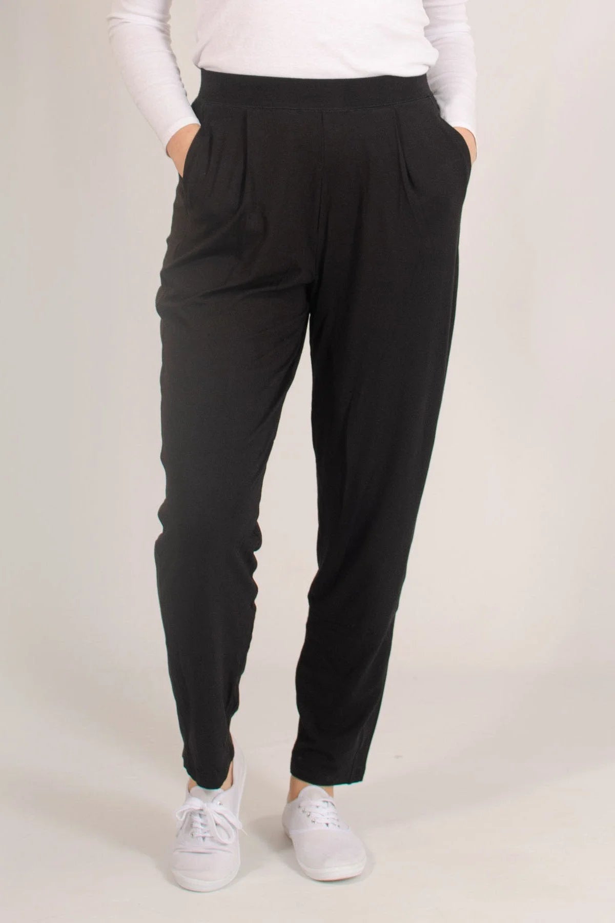 M&S Jersey Pleat Front Tapered Trousers Black / 18 / Long