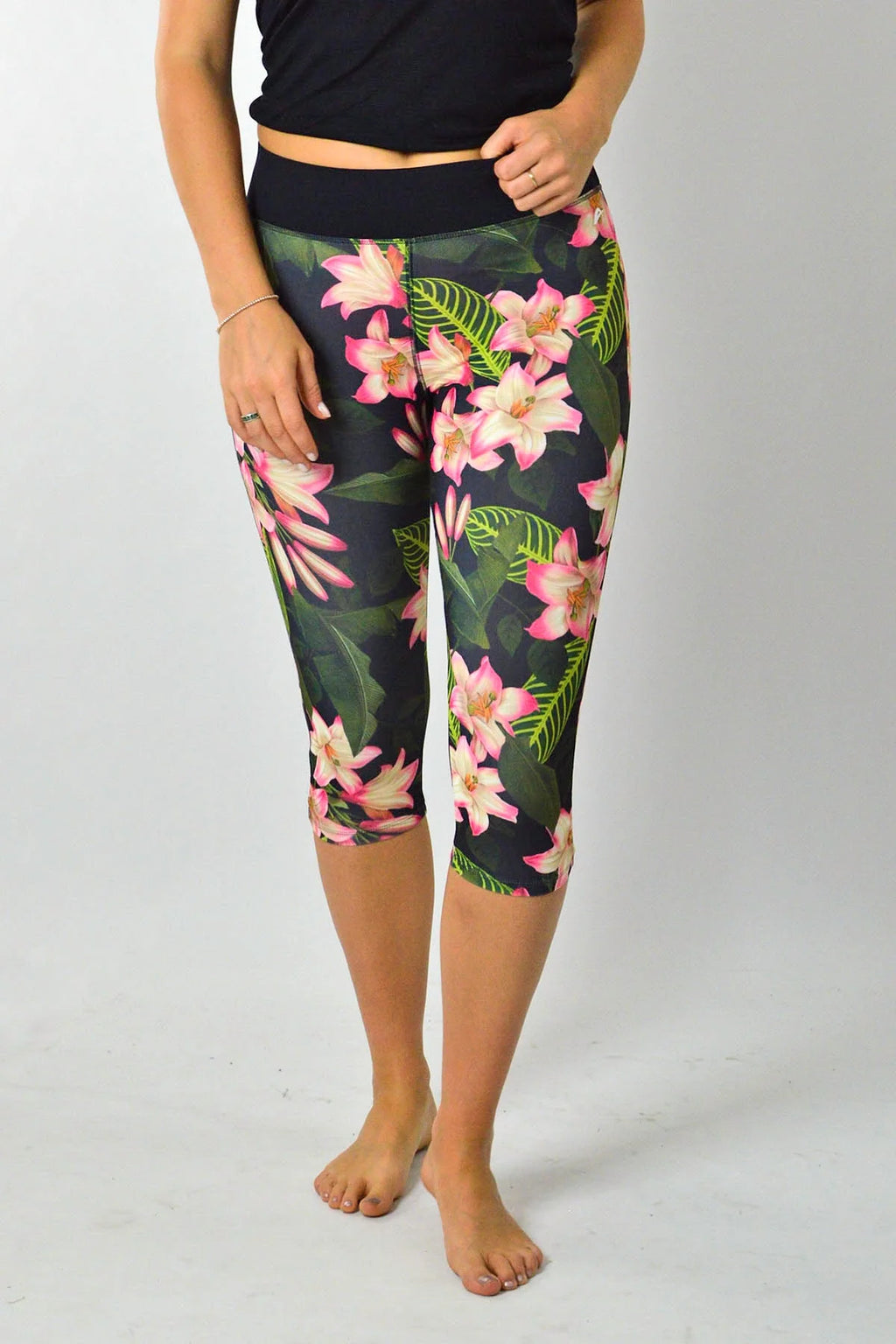 http://www.secretlabel.co.uk/cdn/shop/files/secret-label-floral-activewear-crop-leggings-blackpink-243.webp?v=1695323652&width=1024