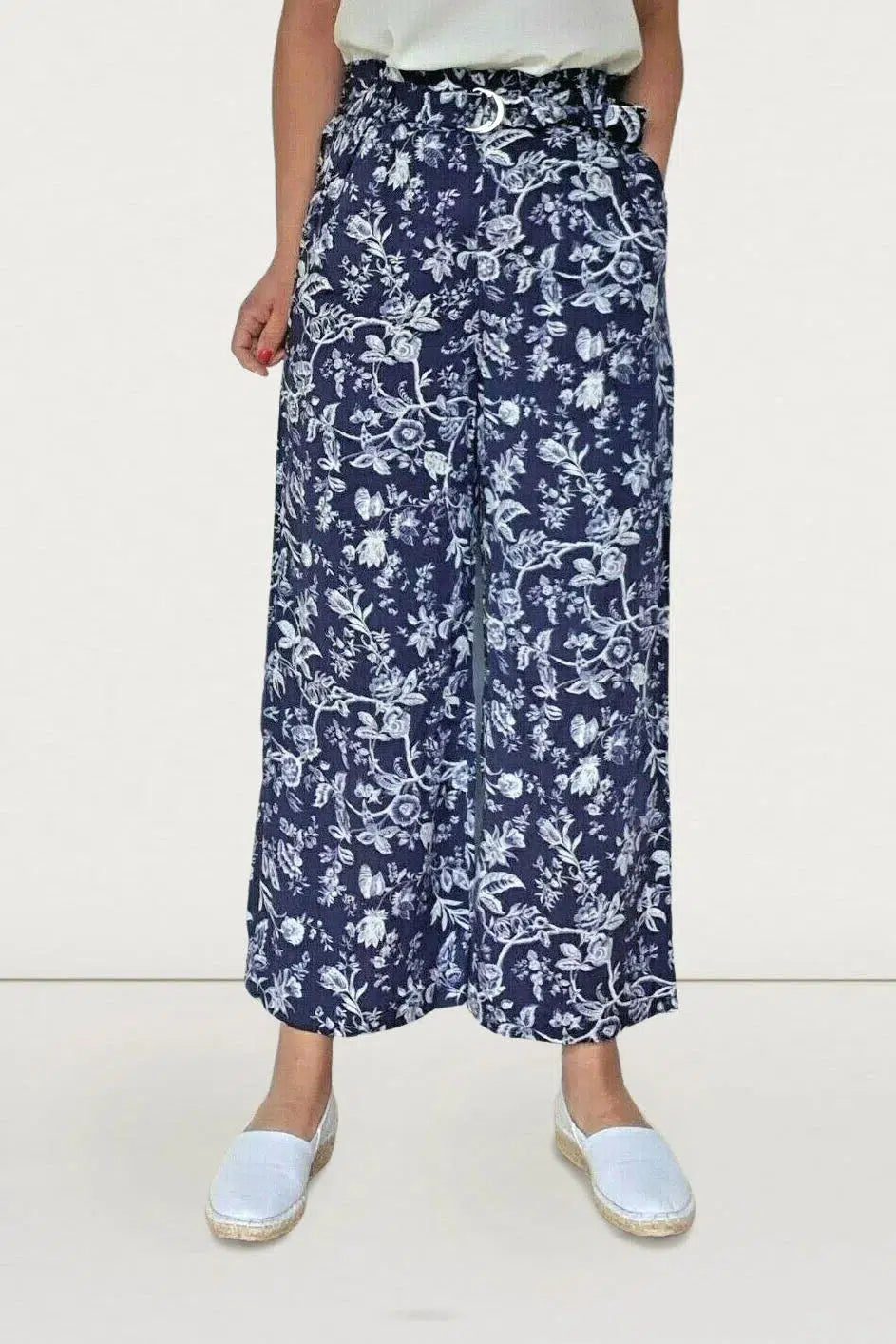 Oasis Floral Wide Leg Crop Trousers Navy / 6 / Reg