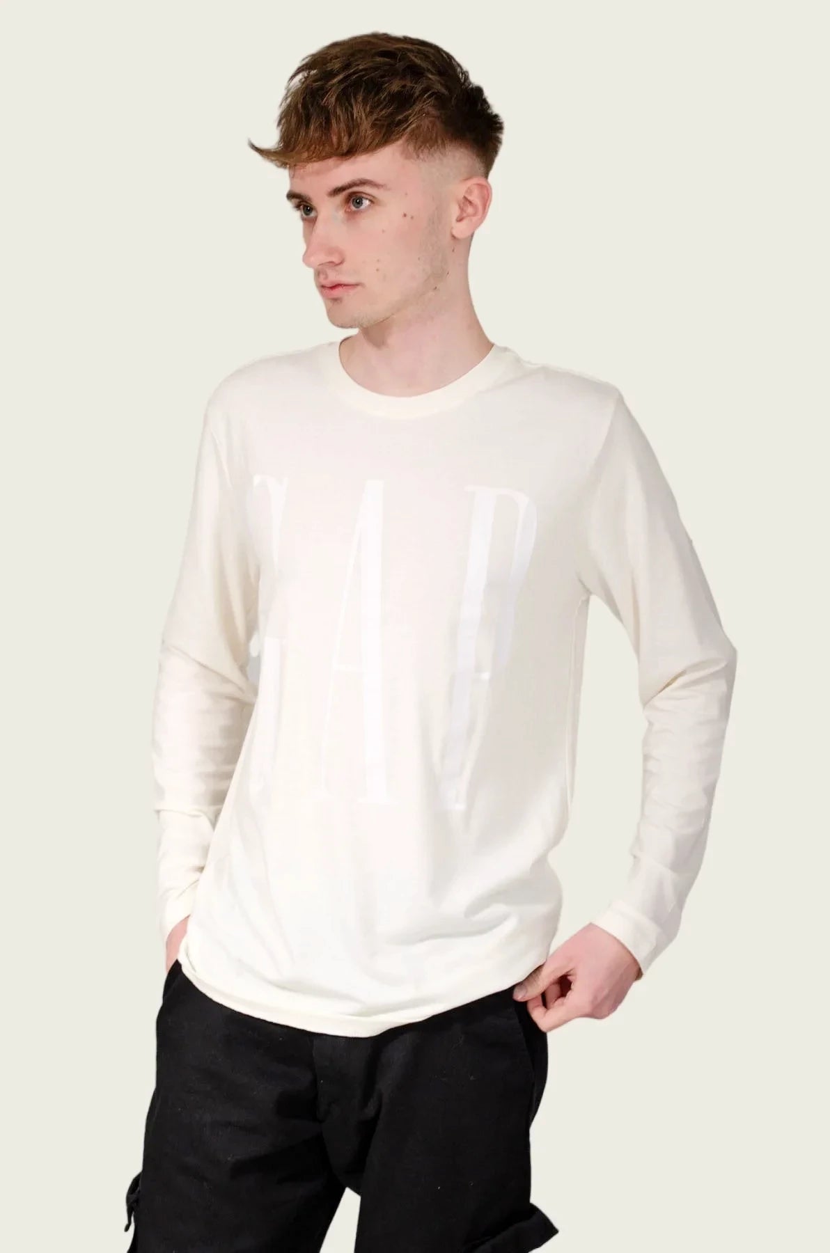 Gap Long Sleeve T-Shirt Logo Front Cream / M
