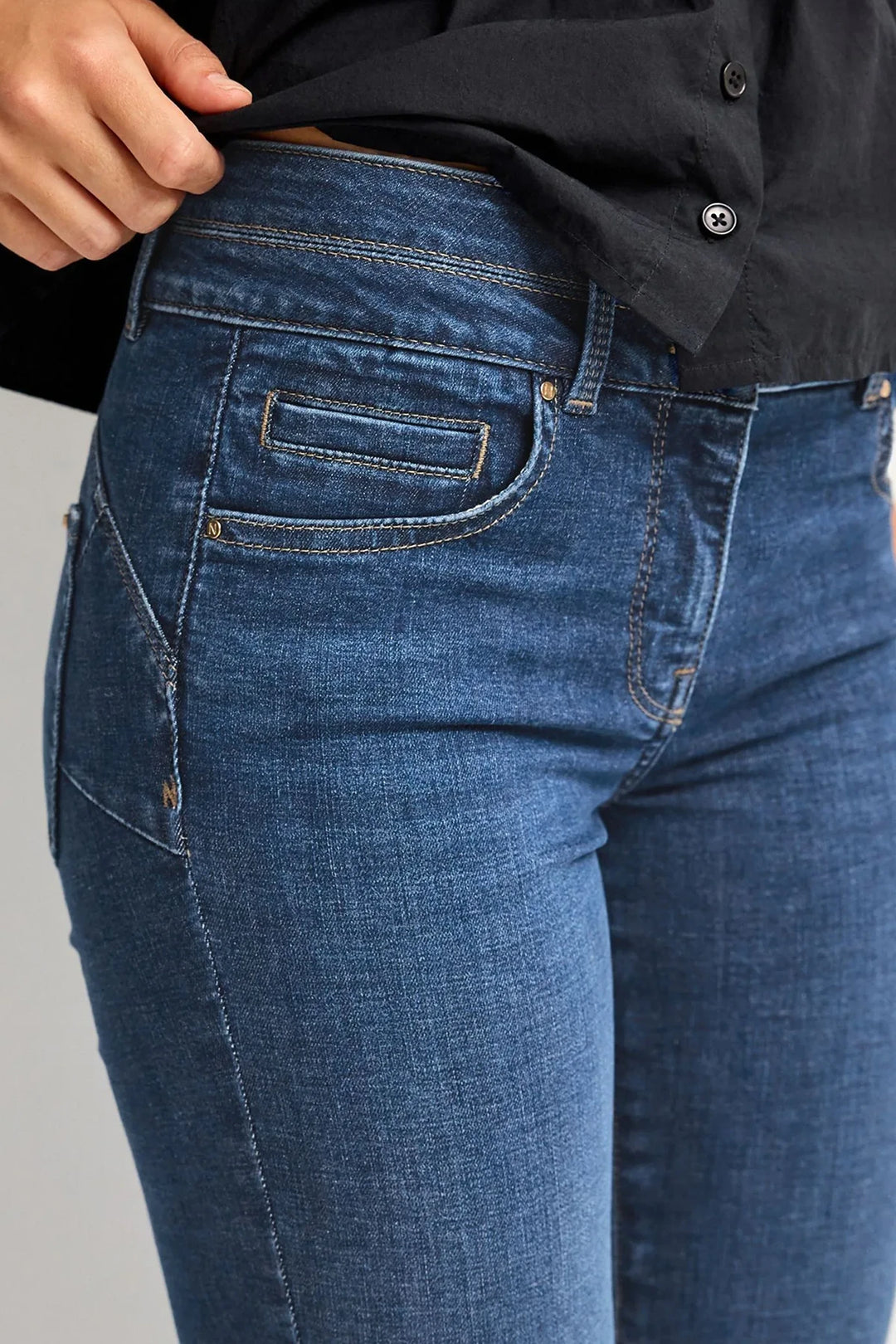 Lift & Shape Stretch Bootcut Jeans