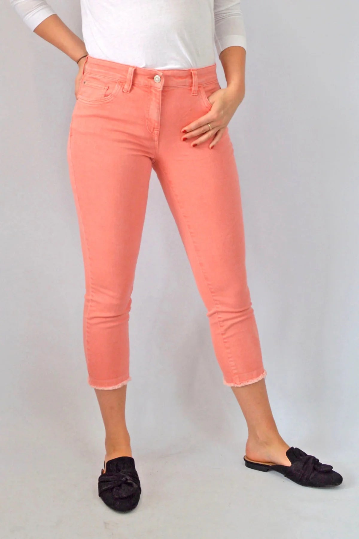 Secret Label Raw Edge Crop Jeans Pink / 12
